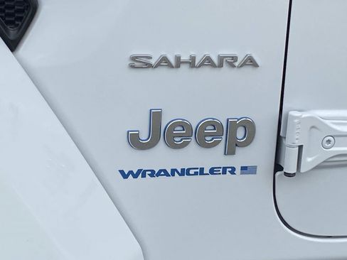 Used 2023 Jeep Wrangler Sahara w/ Cold Weather Group image 13