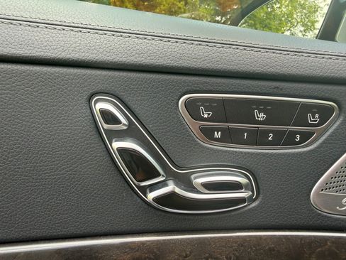 Used 2017 Mercedes-Benz S 550 4MATIC Sedan image 37