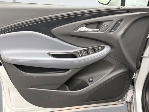 Used 2019 Buick Envision Essence image 9