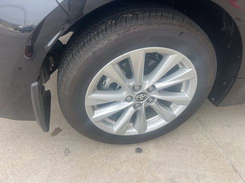 Used 2025 Toyota Corolla LE image 9