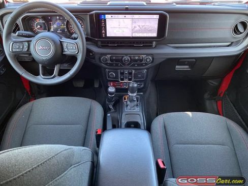 Certified 2025 Jeep Wrangler Unlimited Rubicon AWD/4WD image 9