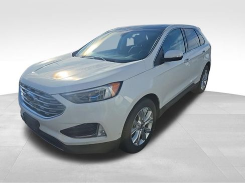 Used 2020 Ford Edge Titanium w/ Equipment Group 301A AWD/4WD image 2