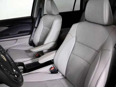 Used 2017 Honda Pilot Elite image 26