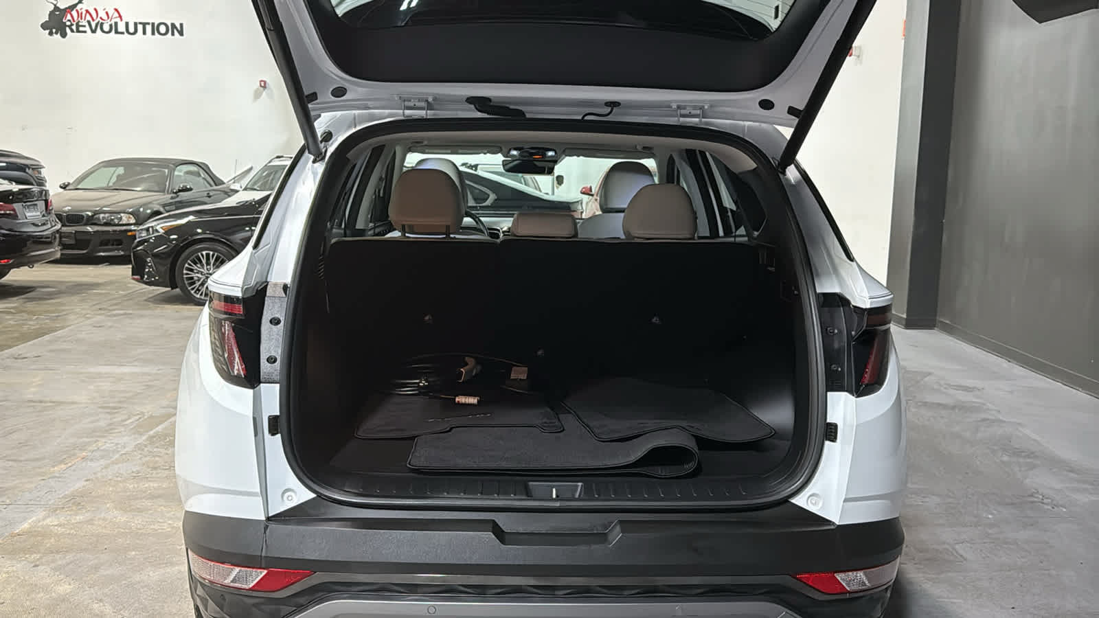 Used 2023 Hyundai Tucson Limited AWD/4WD image 25