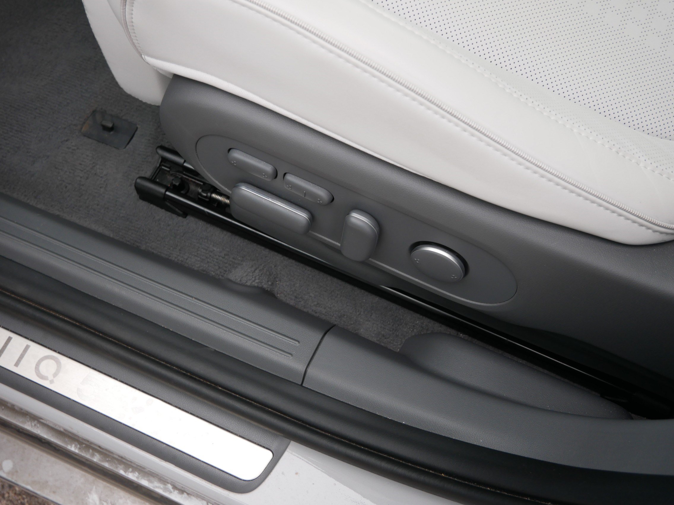 Certified 2024 Hyundai Ioniq 5 Limited AWD/4WD image 20