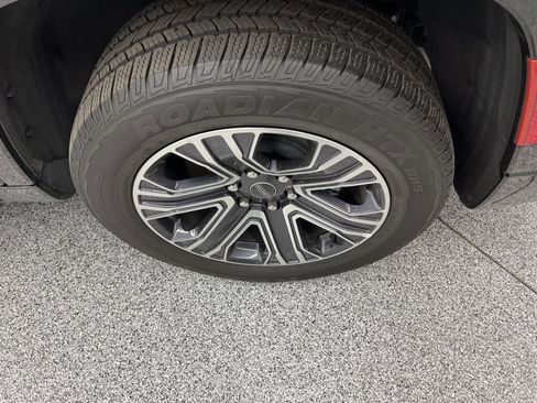 Used 2025 Jeep Wagoneer 4WD w/ Convenience Group I image 8