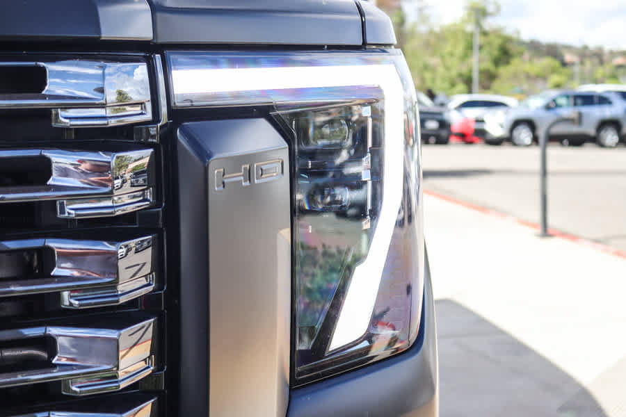 Used 2025 GMC Sierra 2500 Denali Ultimate w/ Max Trailering Package AWD/4WD image 11