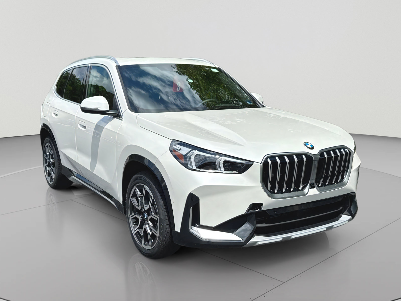 New 2026 BMW X1 xDrive28i w/ Technology Package AWD/4WD image 1
