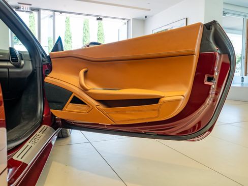 Certified 2013 Ferrari 458 Spider RWD image 21
