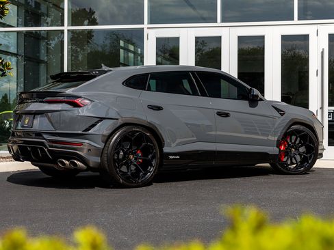 Used 2023 Lamborghini Urus Performante image 14