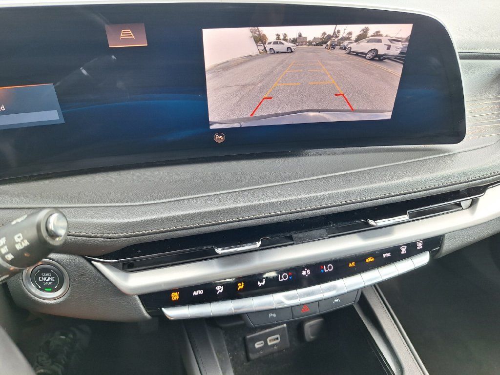 Used 2024 Cadillac XT4 Premium Luxury AWD/4WD image 17
