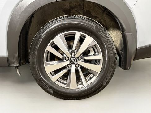Used 2022 Nissan Pathfinder SL AWD/4WD image 28