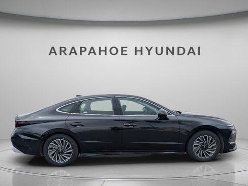 Used 2025 Hyundai Sonata Limited FWD image 5