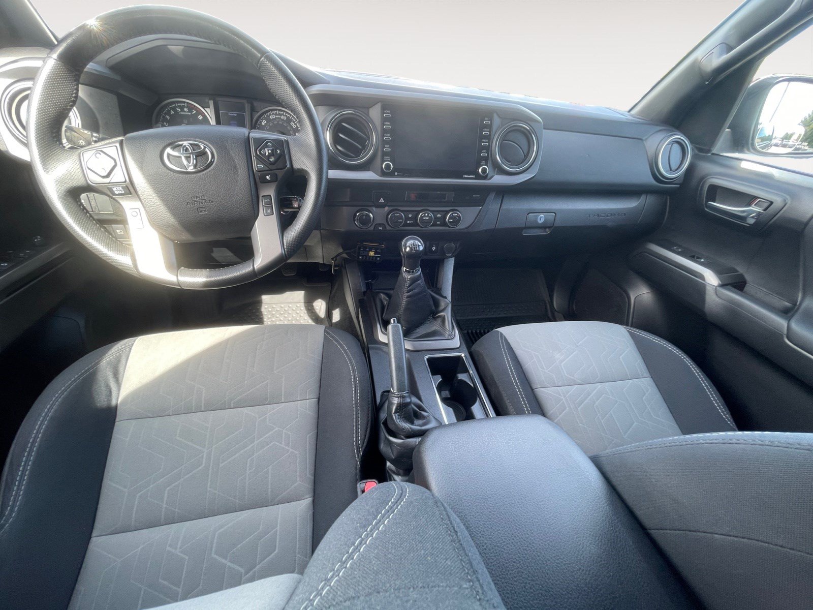 Used 2021 Toyota Tacoma TRD Sport AWD/4WD image 9