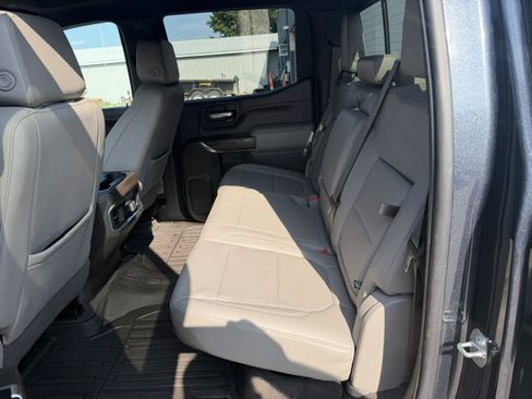 Used 2022 GMC Sierra 1500 SLT w/ SLT Premium Package AWD/4WD image 15