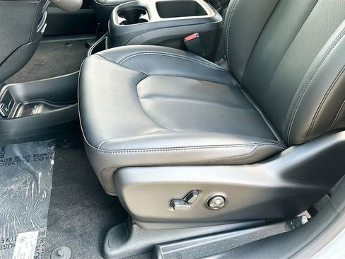 New 2026 Chrysler Pacifica Select image 20