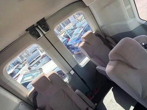 Used 2018 Ford Transit 350 XLT RWD image 12