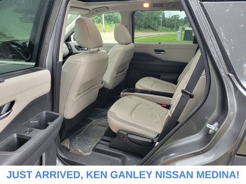 Certified 2024 Nissan Pathfinder SL w/ SL Premium Package AWD/4WD image 16