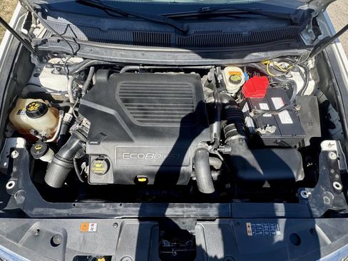 Used 2013 Lincoln MKT AWD image 10