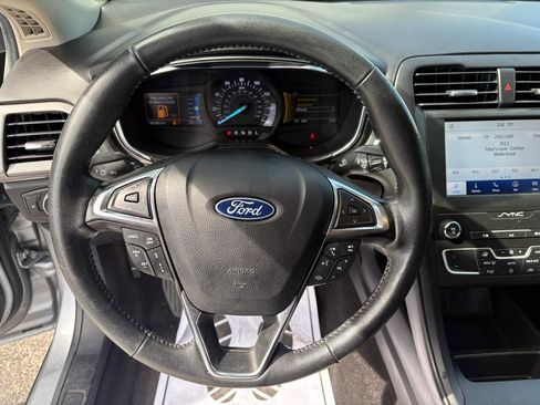 Used 2020 Ford Fusion SE w/ Equipment Group 151A image 5