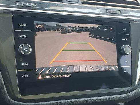 Used 2022 Volkswagen Tiguan SE AWD/4WD image 29