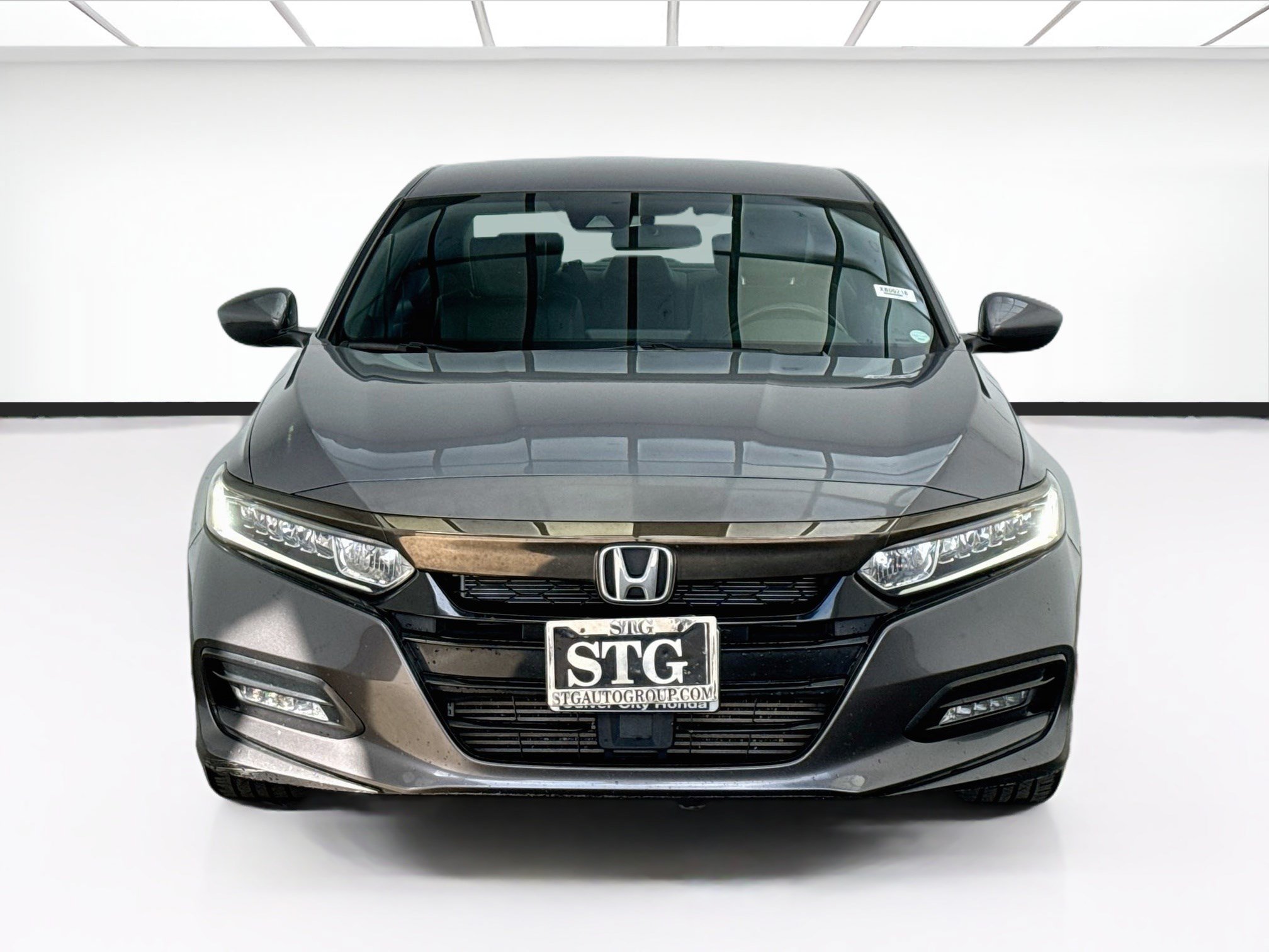Used 2019 Honda Accord Sport image 2
