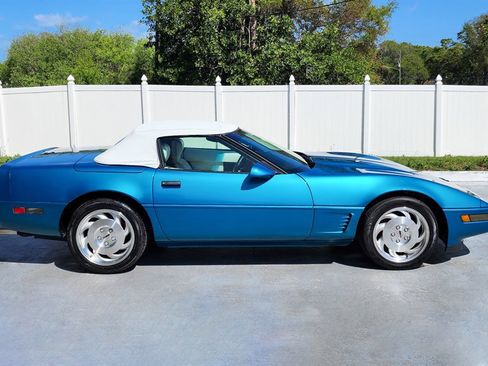 Used 1993 Chevrolet Corvette Convertible RWD image 17