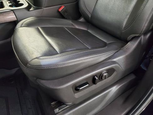 Used 2021 Chevrolet Silverado 2500 LTZ w/ LTZ Plus Package AWD/4WD image 16