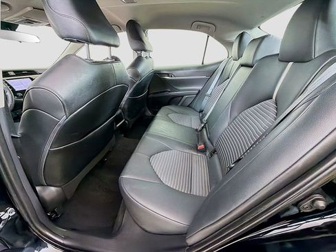 Used 2020 Toyota Camry SE image 20