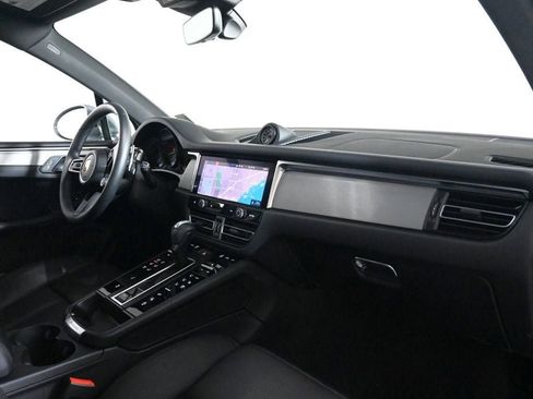 Certified 2026 Porsche Macan AWD/4WD image 17