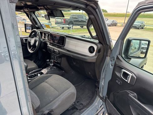 Used 2024 Jeep Wrangler Unlimited Sport AWD/4WD image 15
