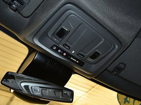 Used 2024 Chevrolet Silverado 2500 LT image 28