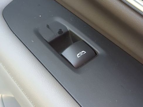 Used 2022 Chevrolet Suburban LT w/ LT Signature Package image 44