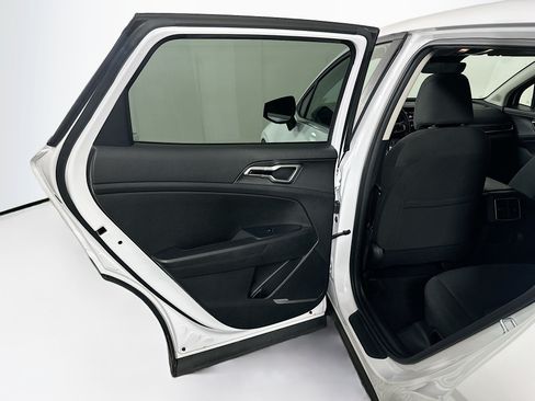 Used 2025 Kia Sportage LX FWD image 24