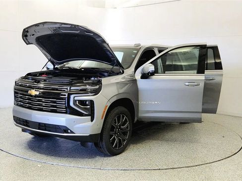 New 2026 Chevrolet Suburban High Country AWD/4WD image 10