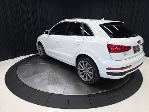 Used 2018 Audi Q3 2.0T Premium Plus w/ Premium Plus Package AWD/4WD image 10