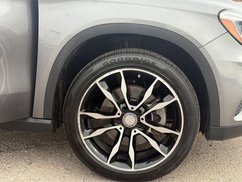 Used 2017 Mercedes-Benz GLA 250 4MATIC w/ Premium Package image 10