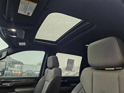 Used 2024 Chevrolet Silverado 2500 ZR2 image 33