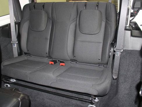 Used 2020 Jeep Wrangler Sport image 12