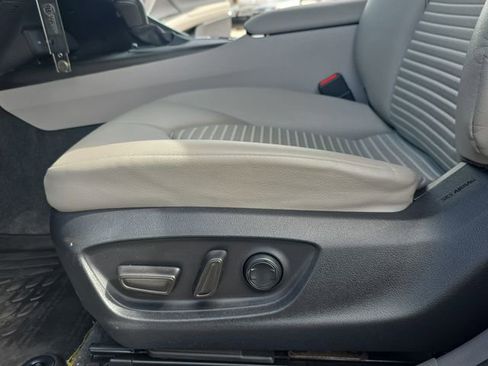 Used 2022 Toyota Camry SE image 28