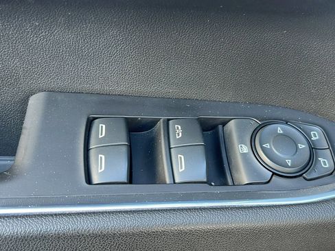 Used 2023 GMC Sierra 1500 Elevation image 13