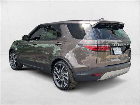 New 2025 Land Rover Discovery S image 9