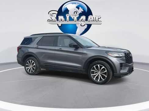 Used 2025 Ford Explorer ST-Line AWD/4WD image 2