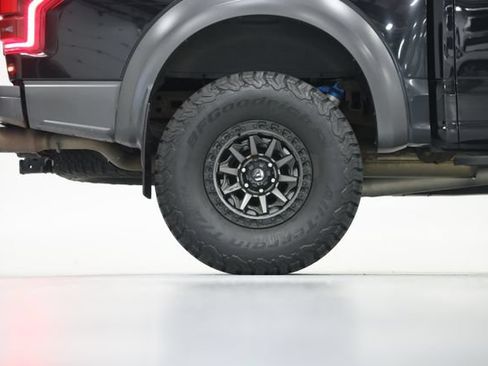 Used 2018 Ford F150 Raptor w/ Equipment Group 802A Luxury AWD/4WD image 17