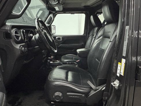 Used 2019 Jeep Wrangler Unlimited Sahara AWD/4WD image 19