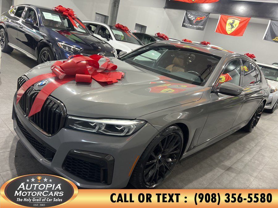 Used 2022 BMW 740i w/ M Sport Package RWD image 2