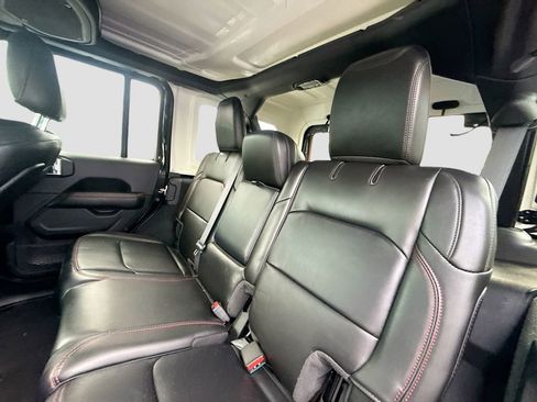 Used 2024 Jeep Wrangler Unlimited Rubicon w/ Safety Group AWD/4WD image 26