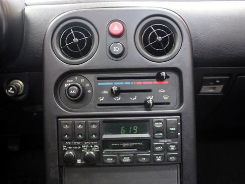 Used 1990 MAZDA MX-5 Miata image 11