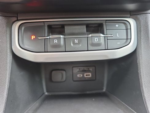 Used 2023 GMC Acadia SLT w/ Preferred Package FWD image 27
