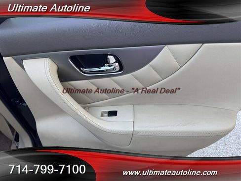 Used 2015 INFINITI QX70 2WD w/ Premium Package image 38